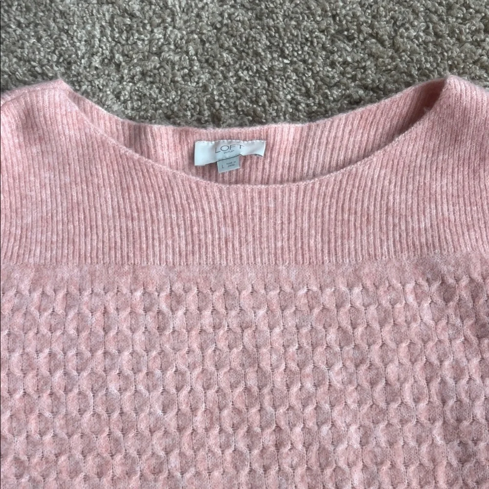 LOFT Soft Pink Crew Neck Sweater Size L - Picture 3 of 6